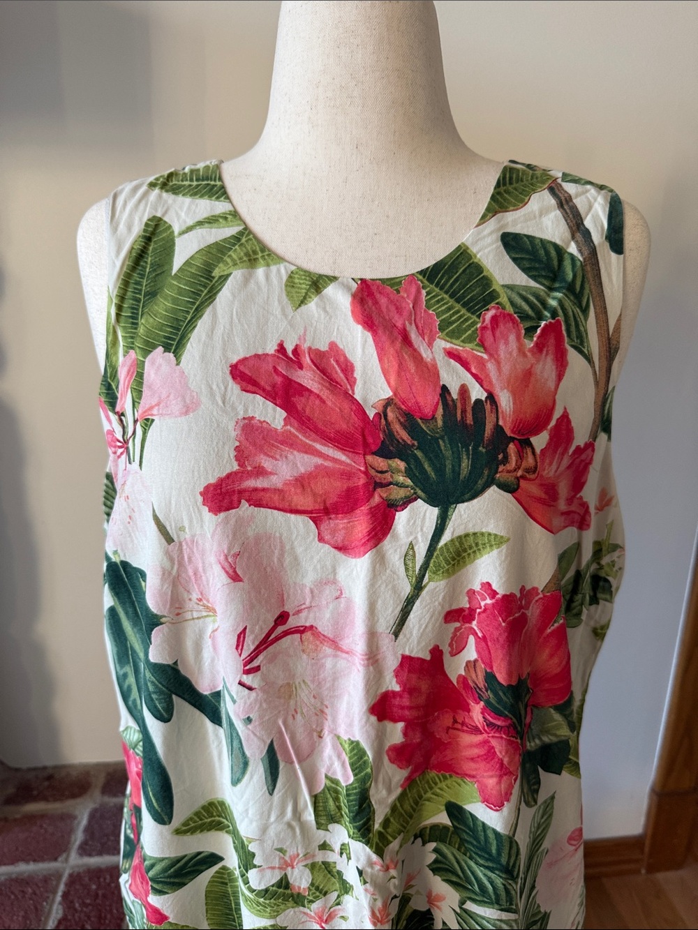 Tommy Bahama 100% Silk Dress EUC